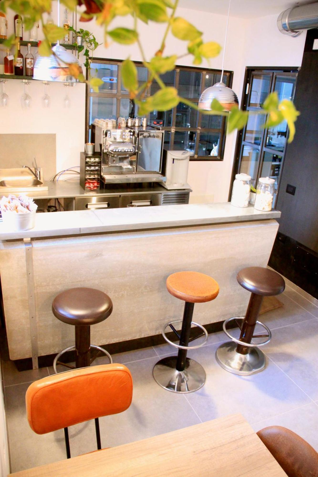 Pove 2.4 Hotel